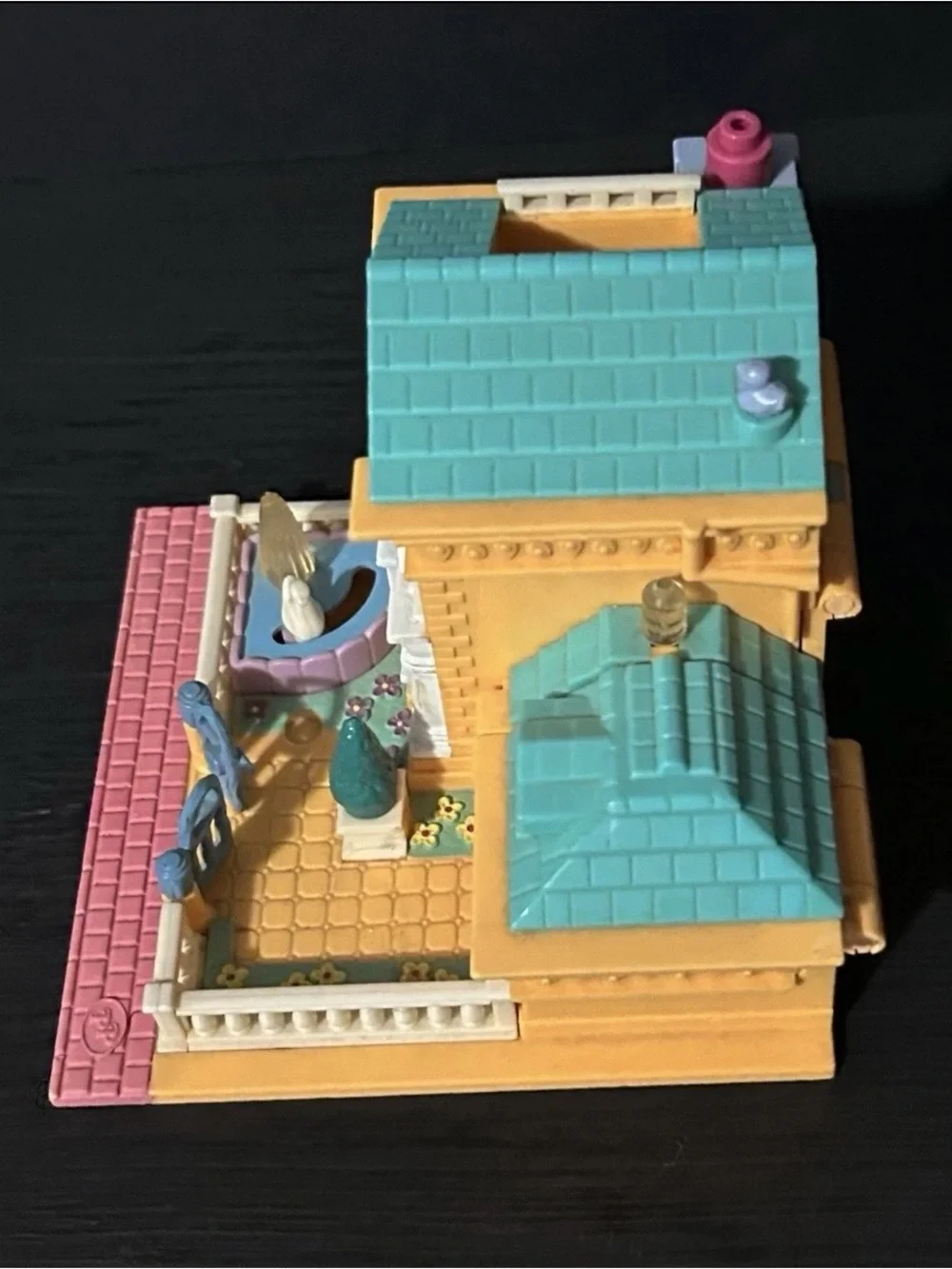 Vintage 1994 Bluebird Poly Pocket Light Up Hotel, Some Lights Work, No Figures